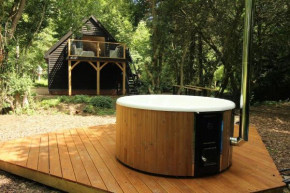 The Hive - beautiful studio with amazing hot tub